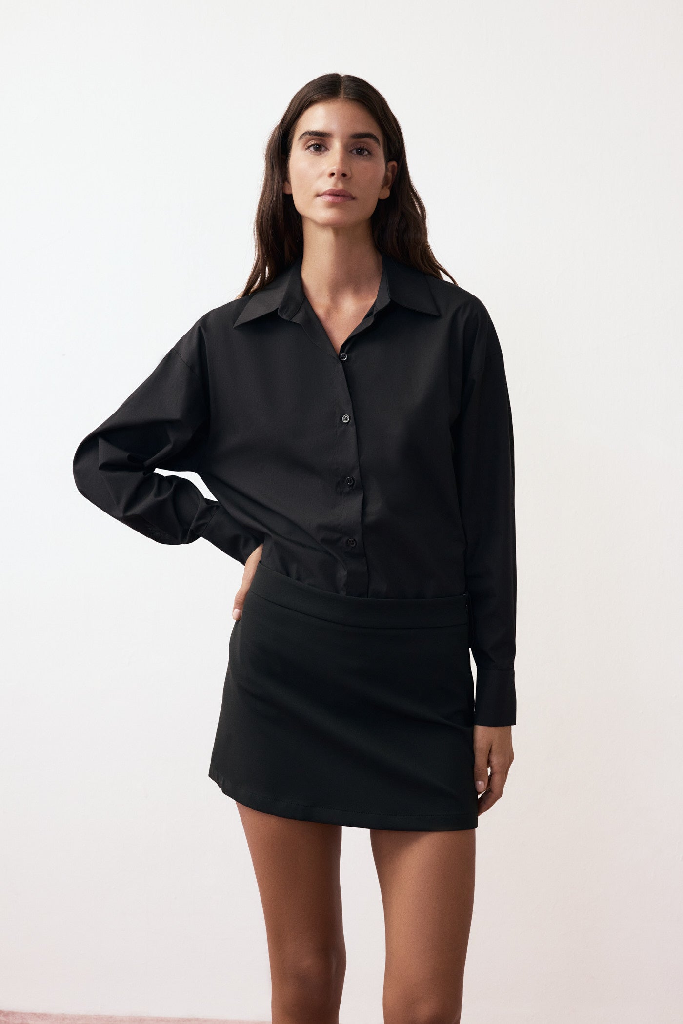 LUNE OVERSIZE BLACK SHIRT