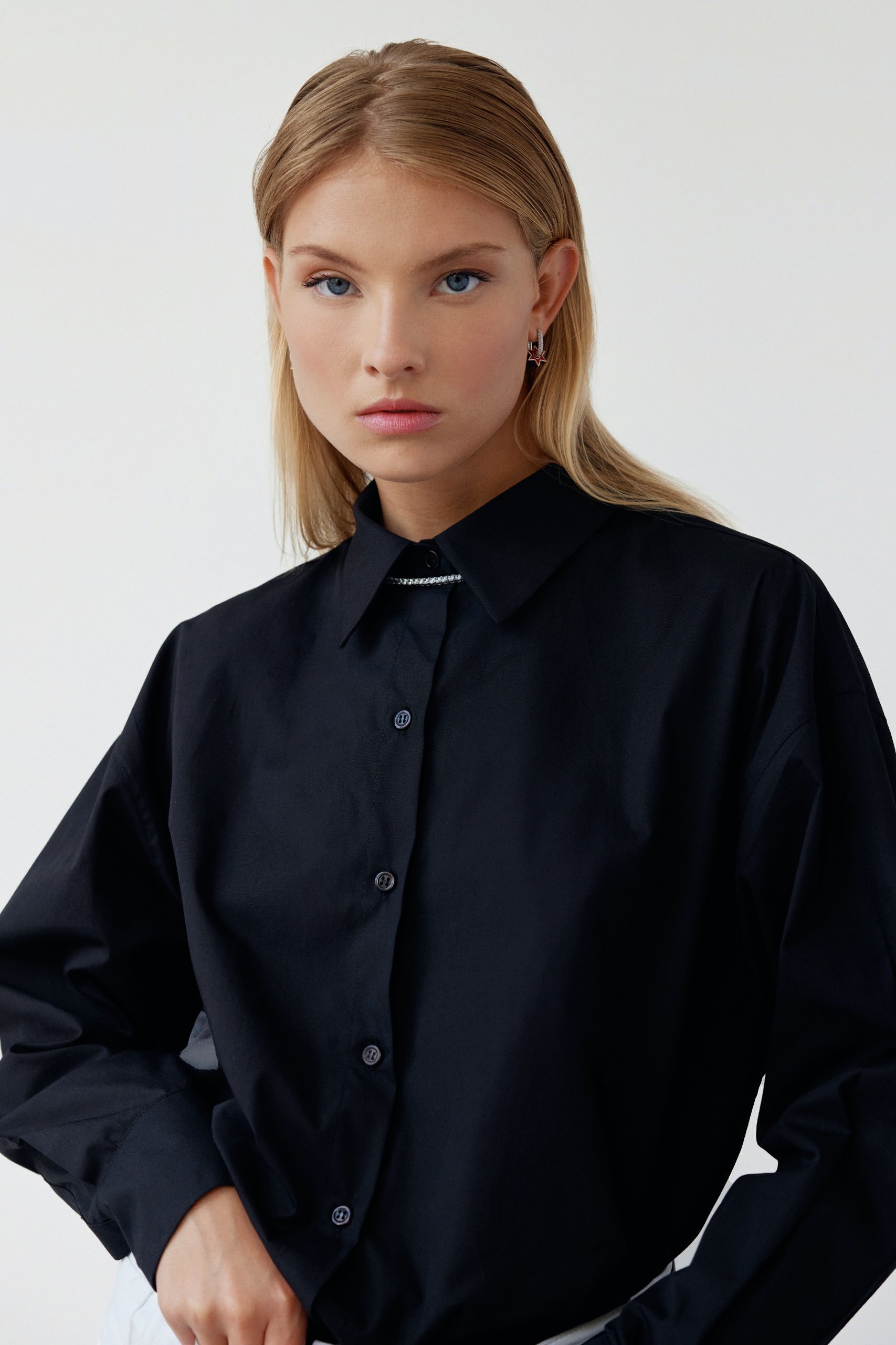 LUNE OVERSIZE BLACK SHIRT